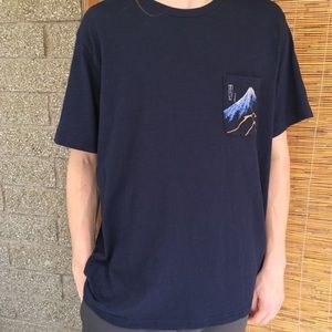 Uniqlo Hokusai Blue Collection T-shirt